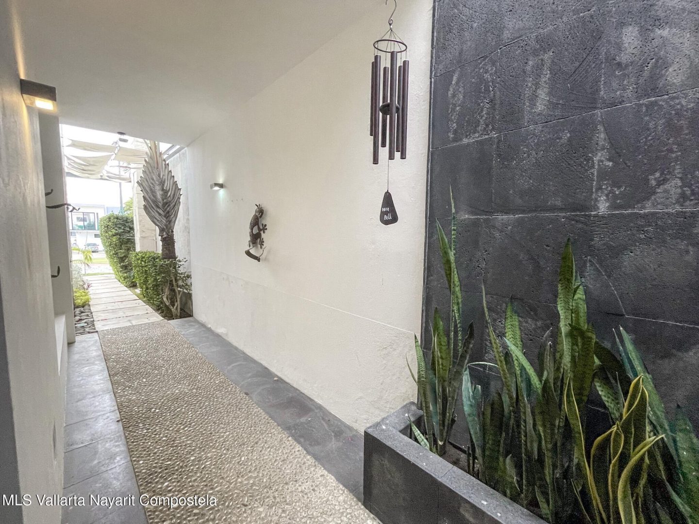 20251216143752945189000000-o