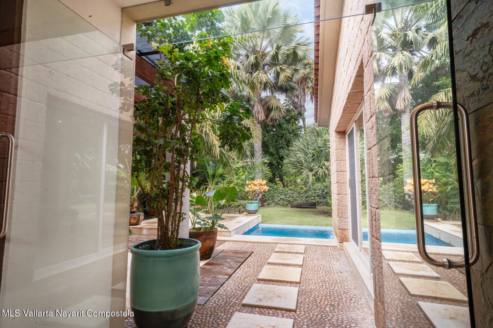 20251216161548166844000000-o