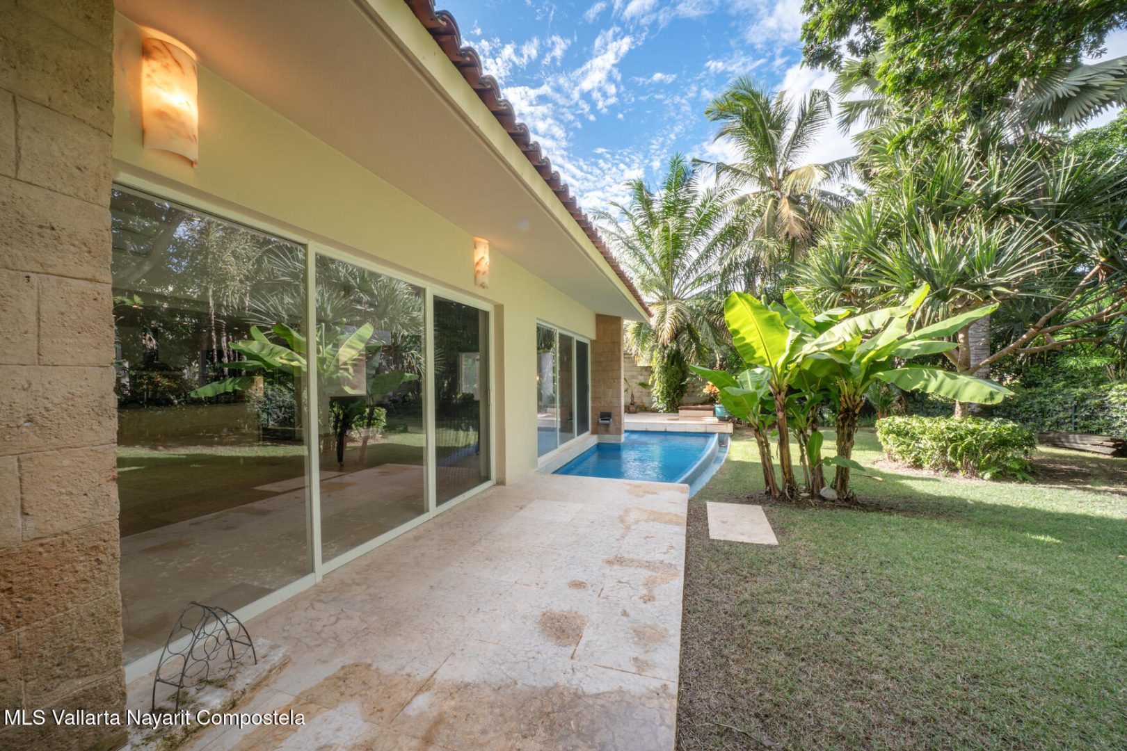 20251216161555283573000000-o