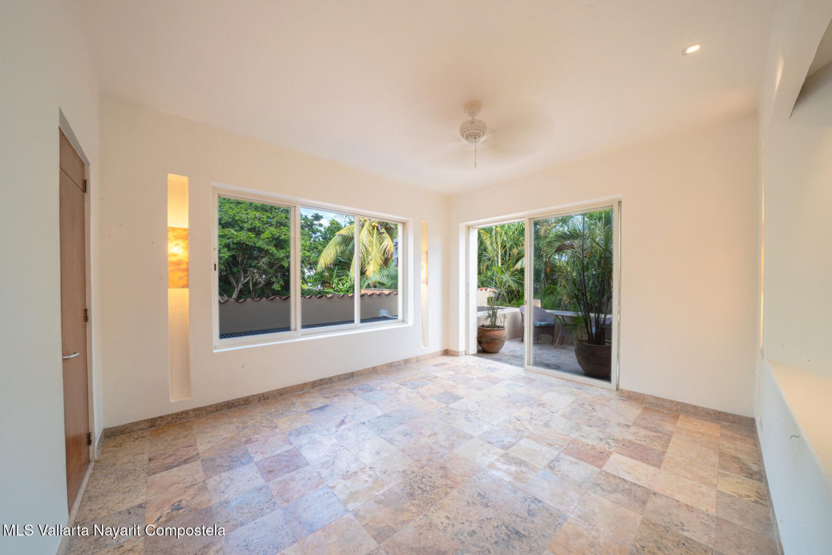 20251216161557888621000000-o