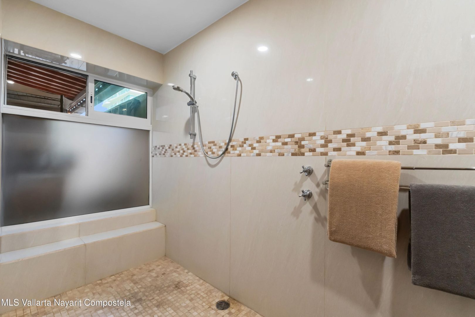 20251218220829471055000000-o