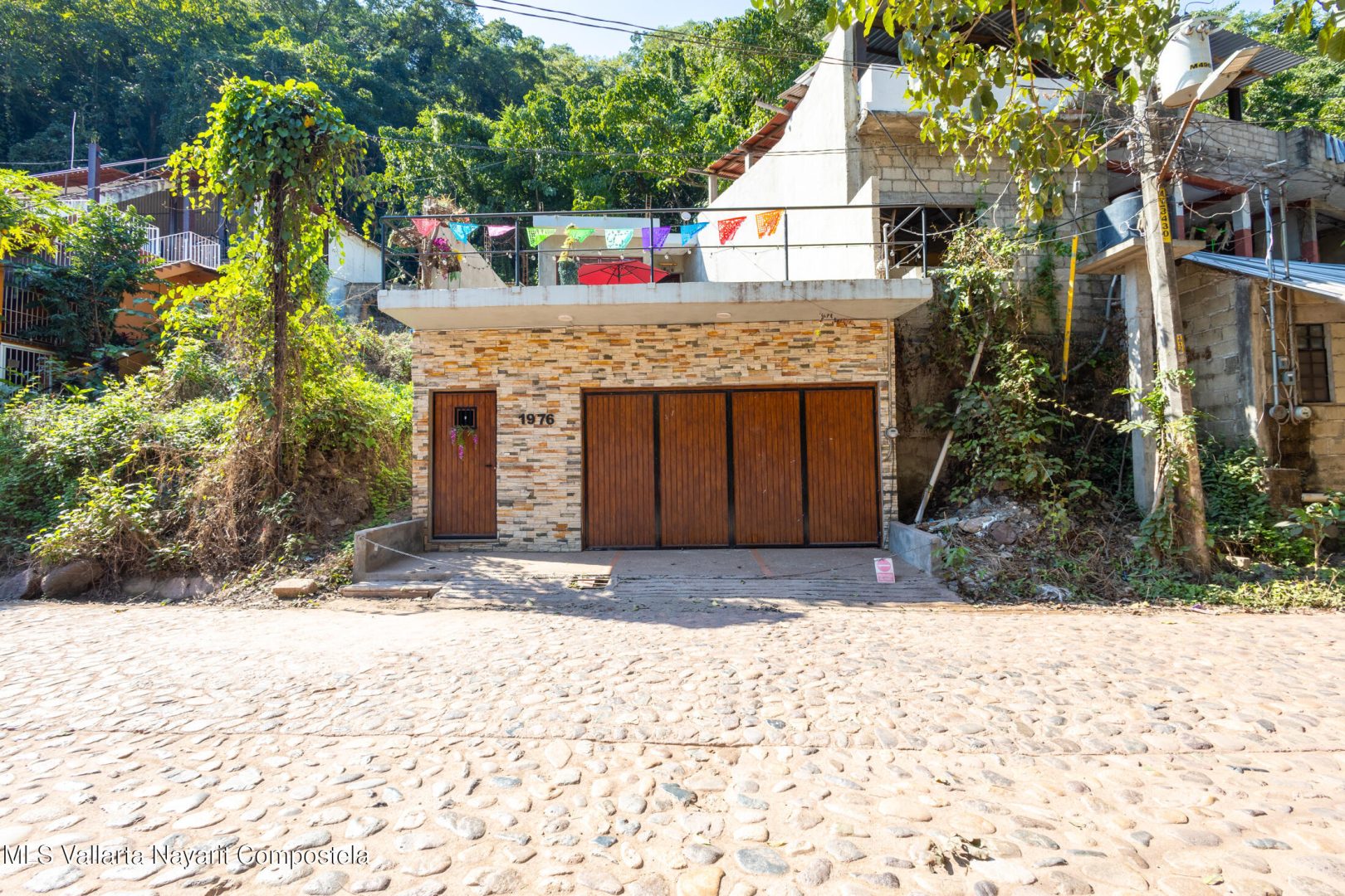 20251218225401509078000000-o