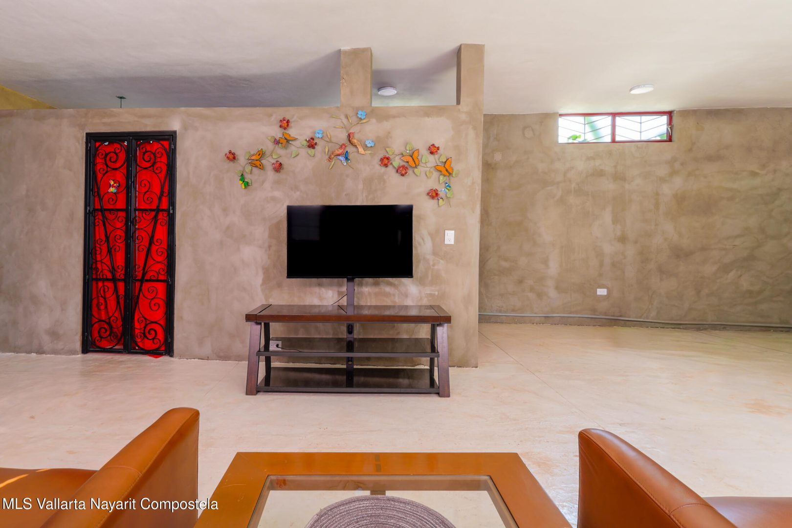 20251218230700715081000000-o