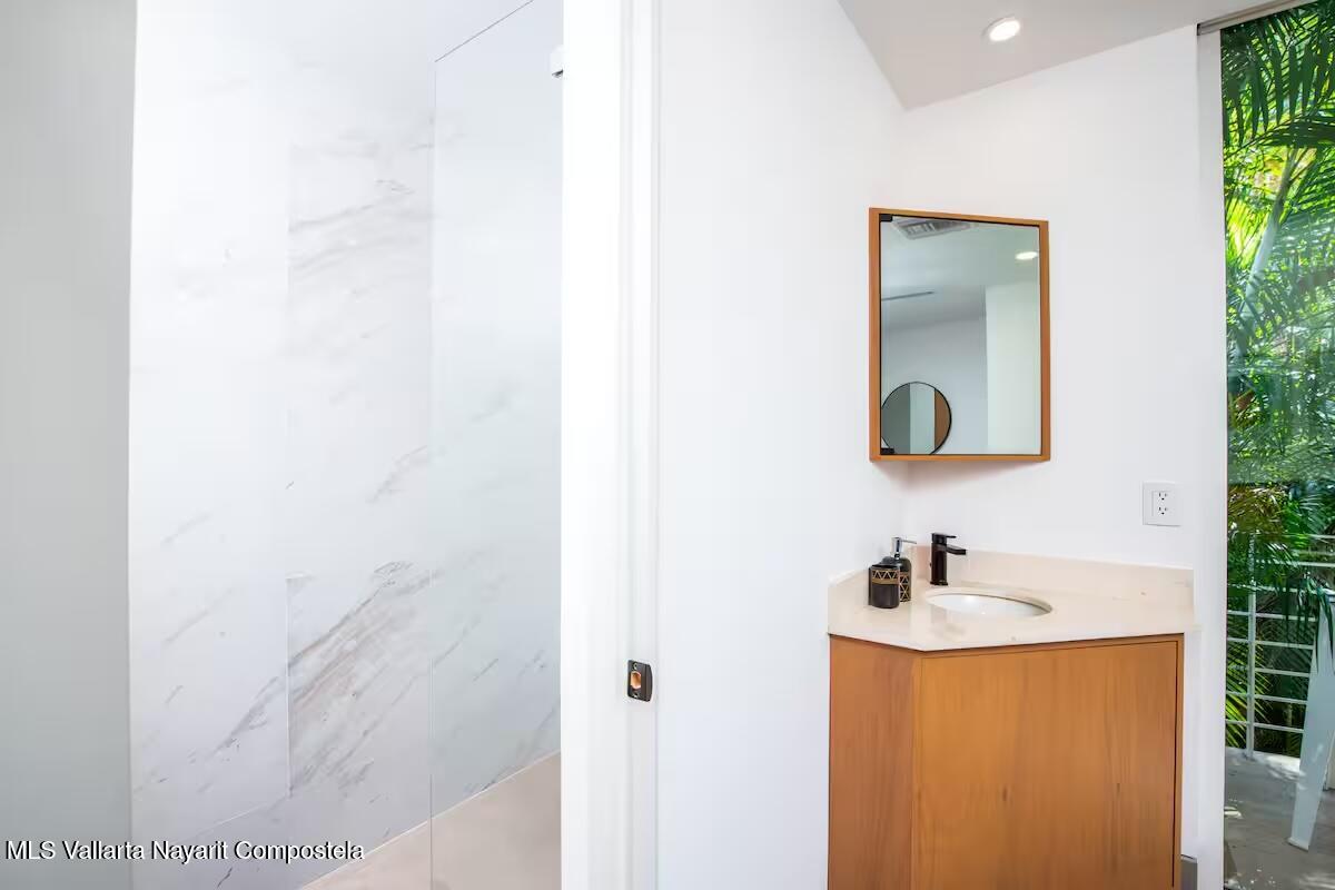 20251220123832591232000000-o