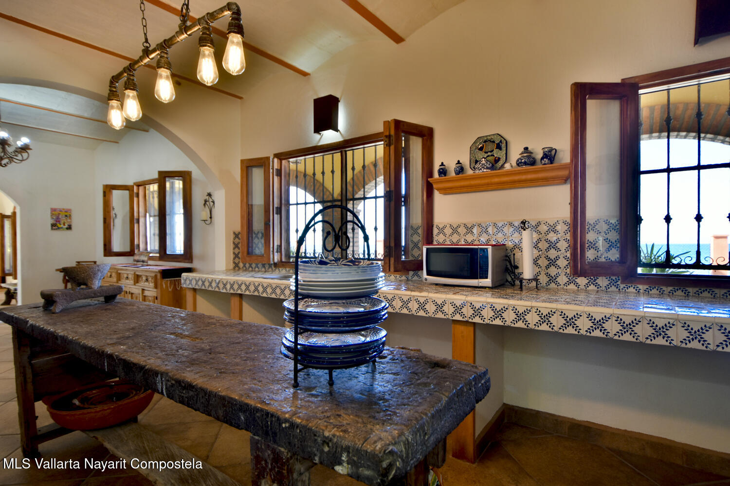 20251221201856305393000000-o