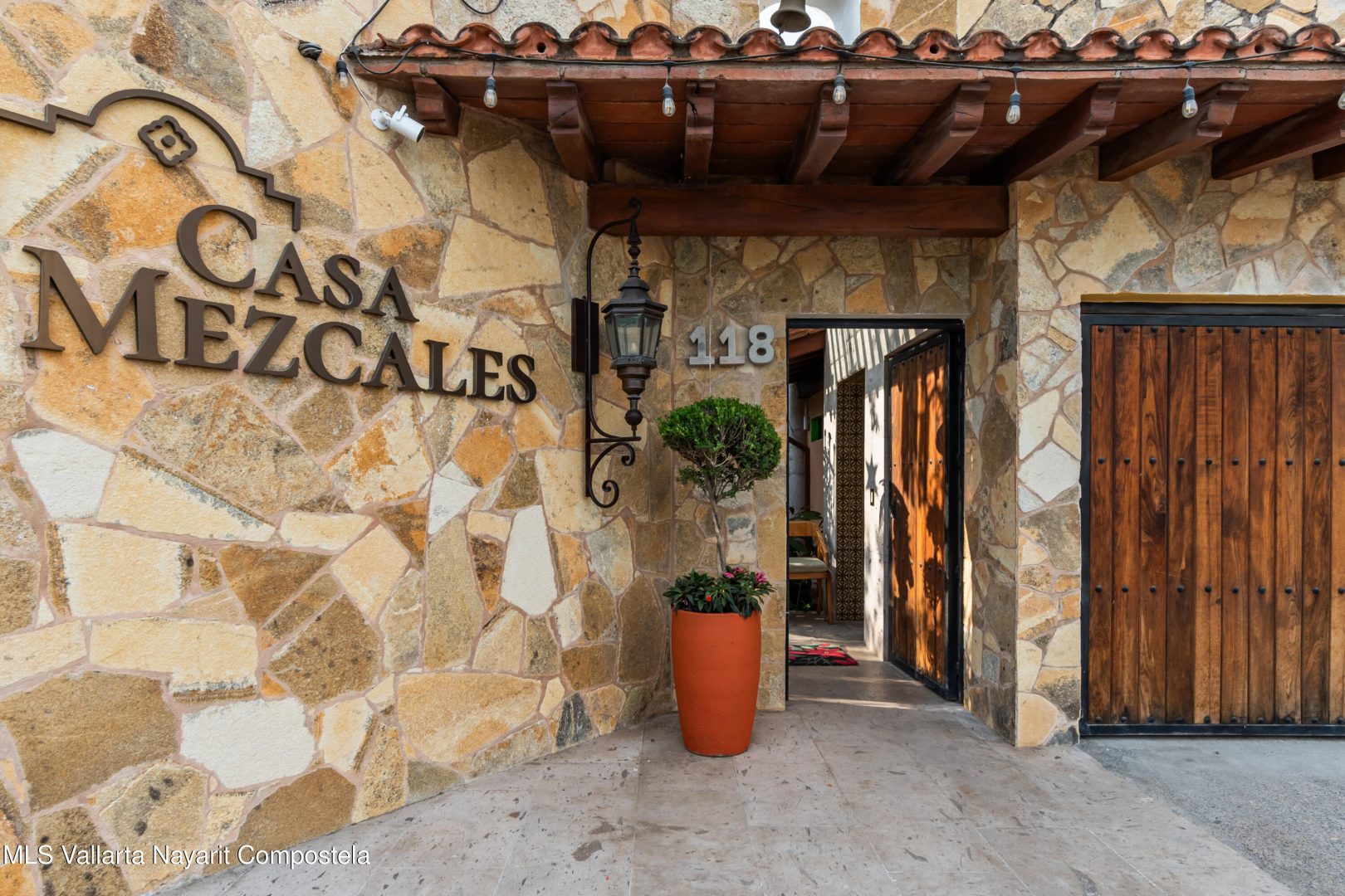 20251222141525384985000000-o