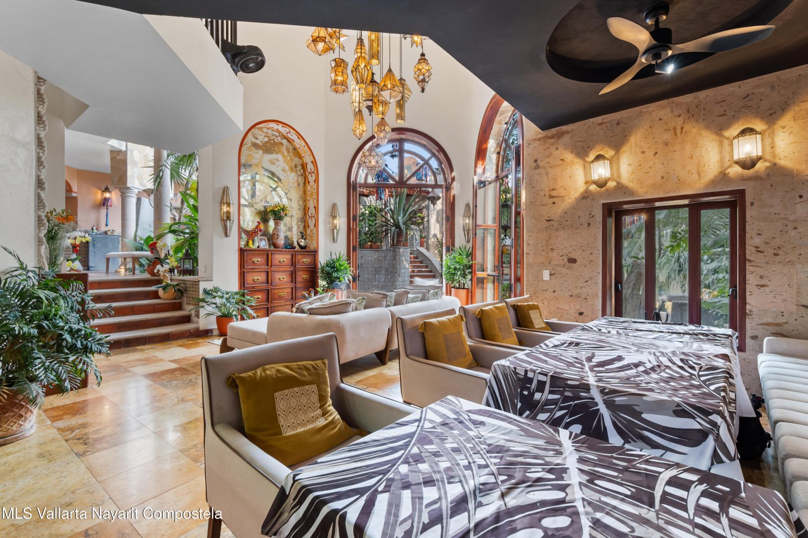 20251222142019014366000000-o