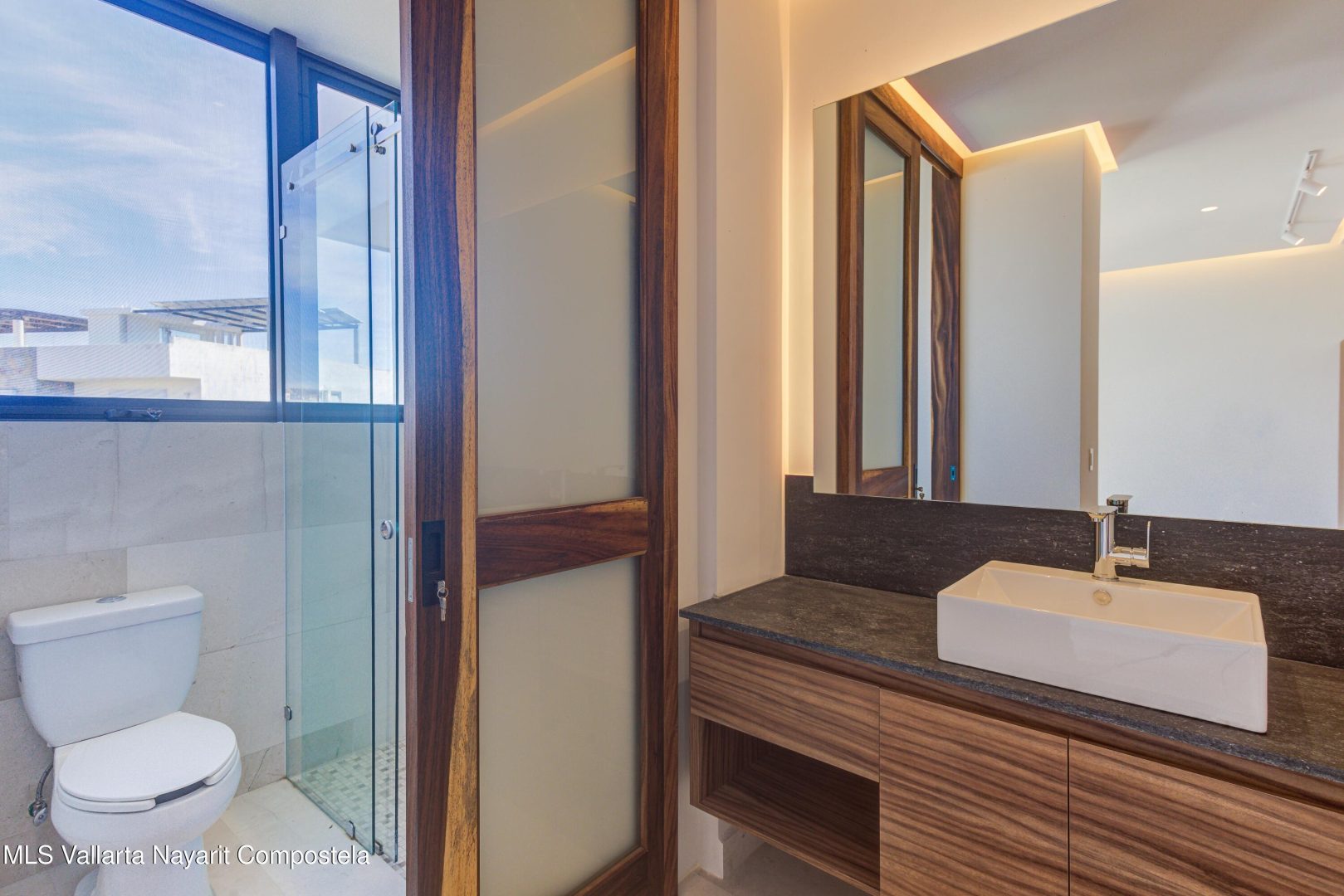 20251222173507442374000000-o