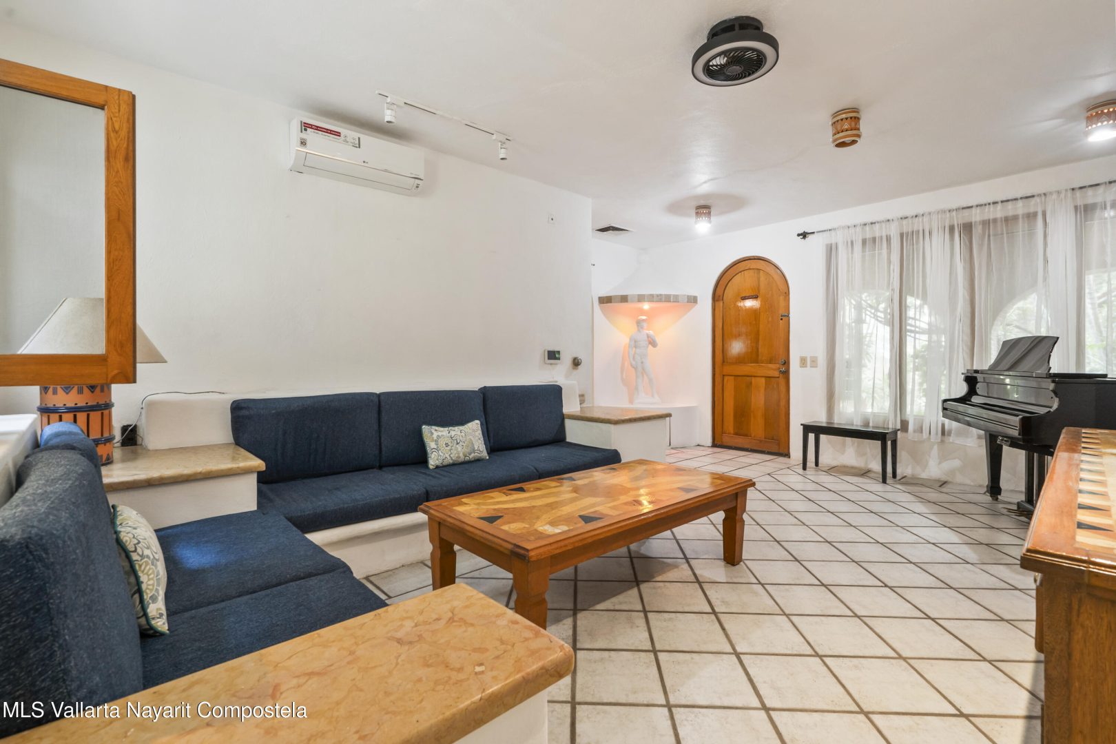 20251223180053494843000000-o