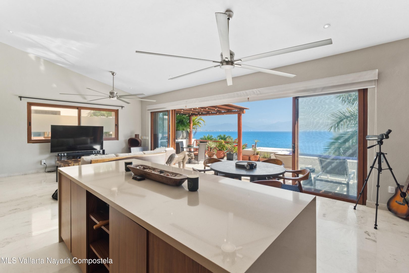 20251227001540242620000000-o