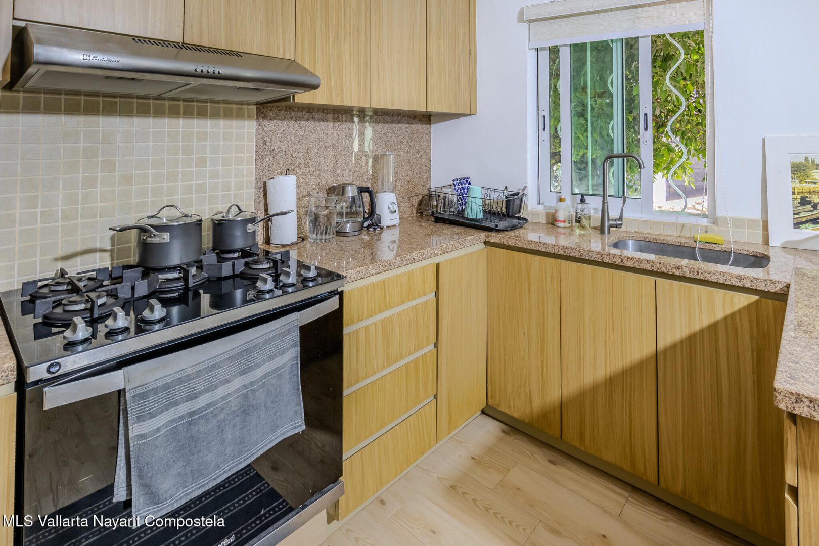 20251107232757883624000000-o