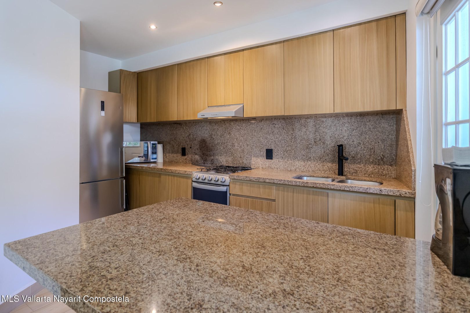 20251107232805963825000000-o