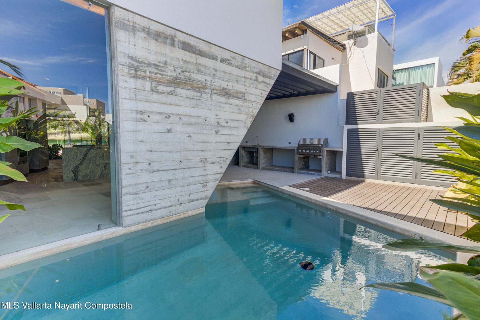 20251222174002055404000000-o