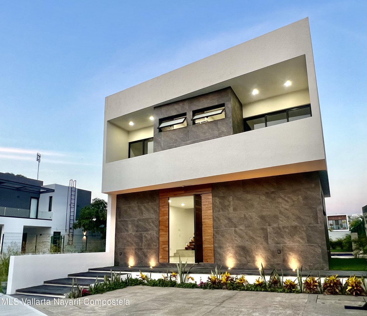 20251227181653166379000000-o