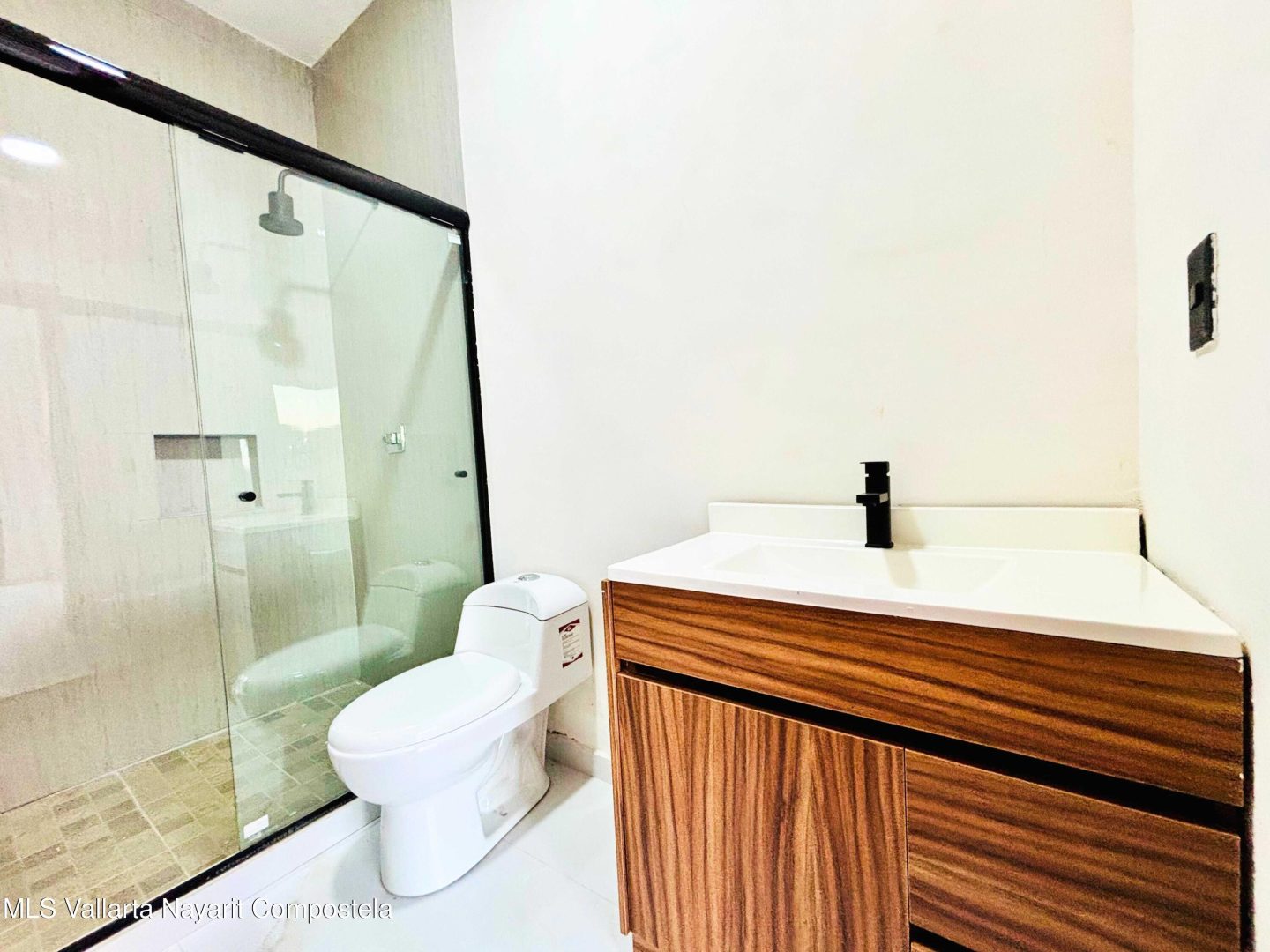 20260105222110724511000000-o