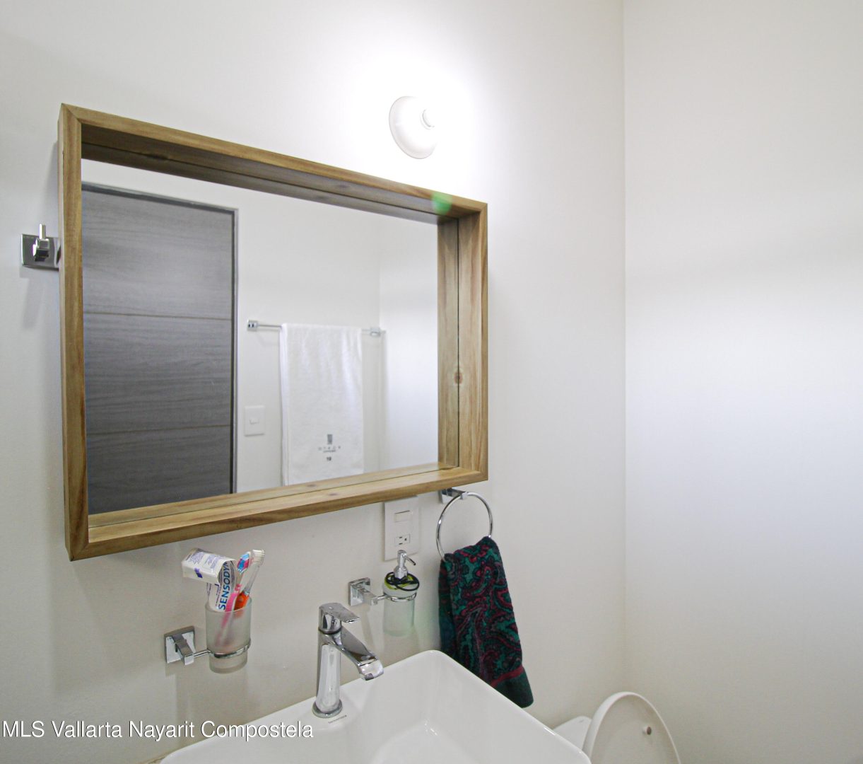 20260117182850128095000000-o