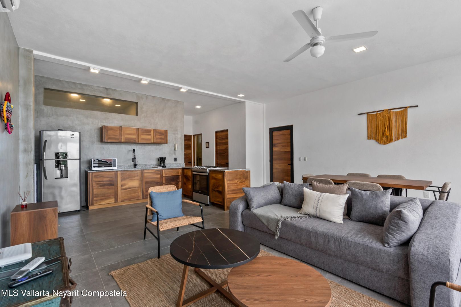 20260119190247211609000000-o