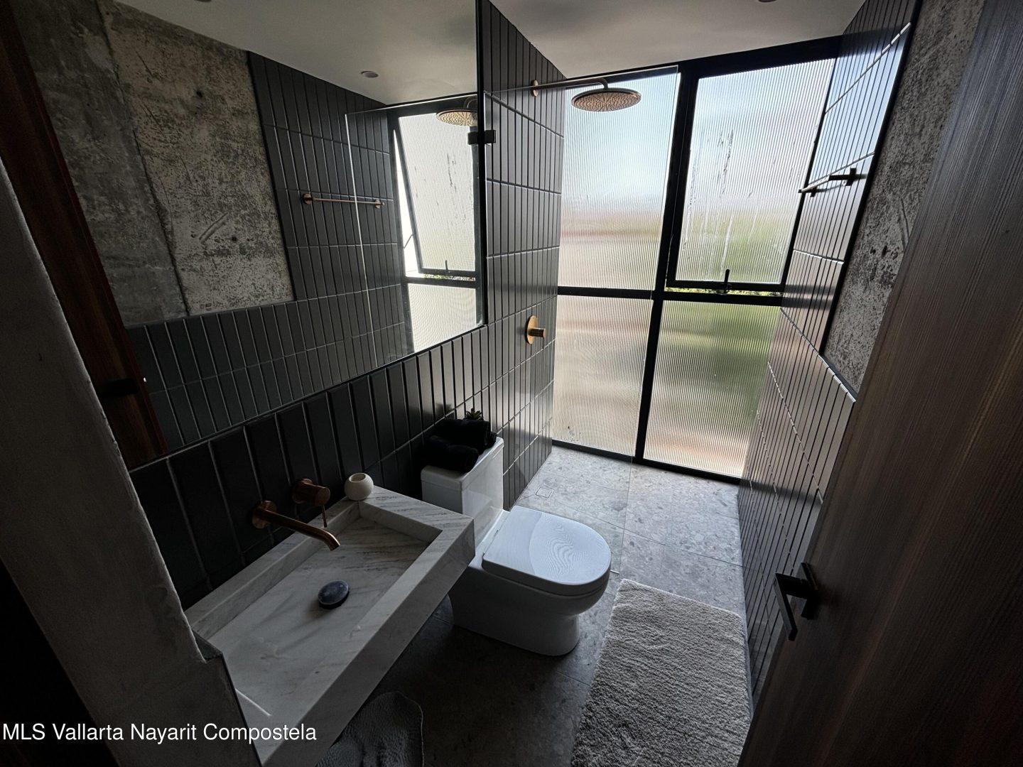 20260127213428143989000000-o