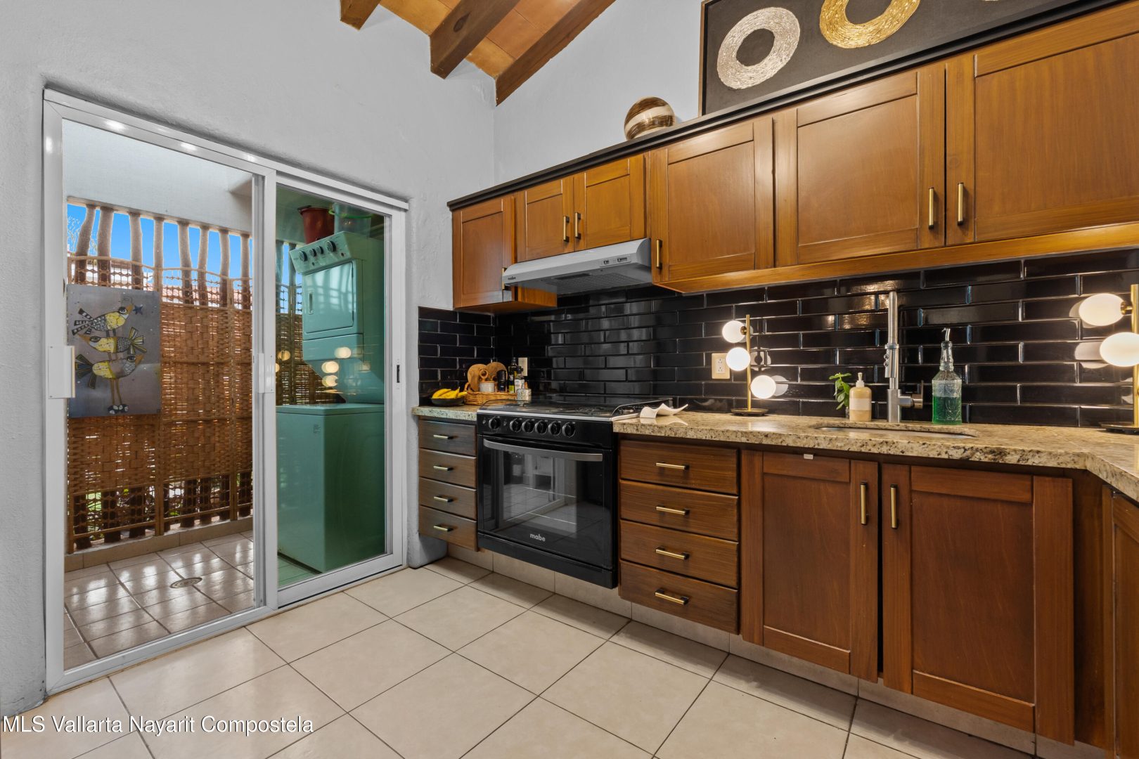 20260128215055885904000000-o