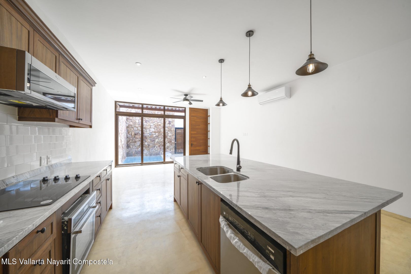 20260203030219998381000000-o