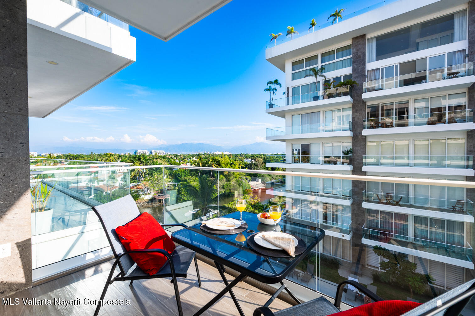 20251129190836008224000000-o