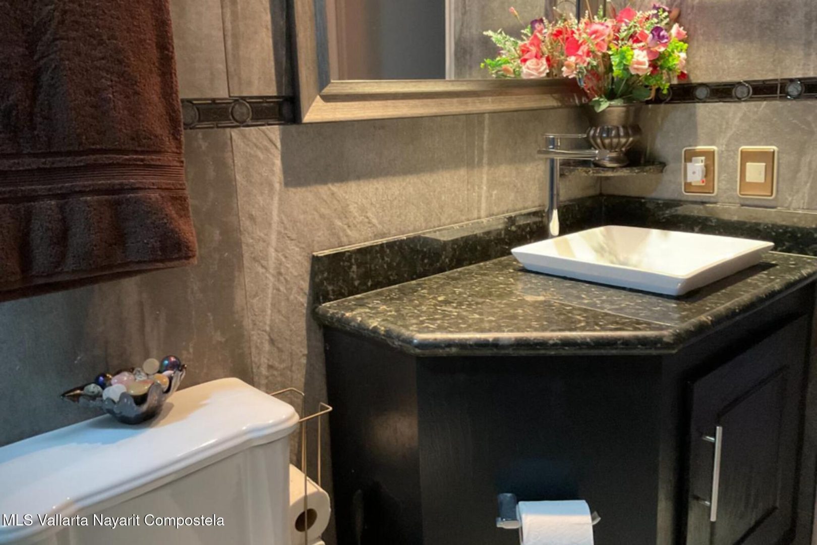 20260304232005285174000000-o