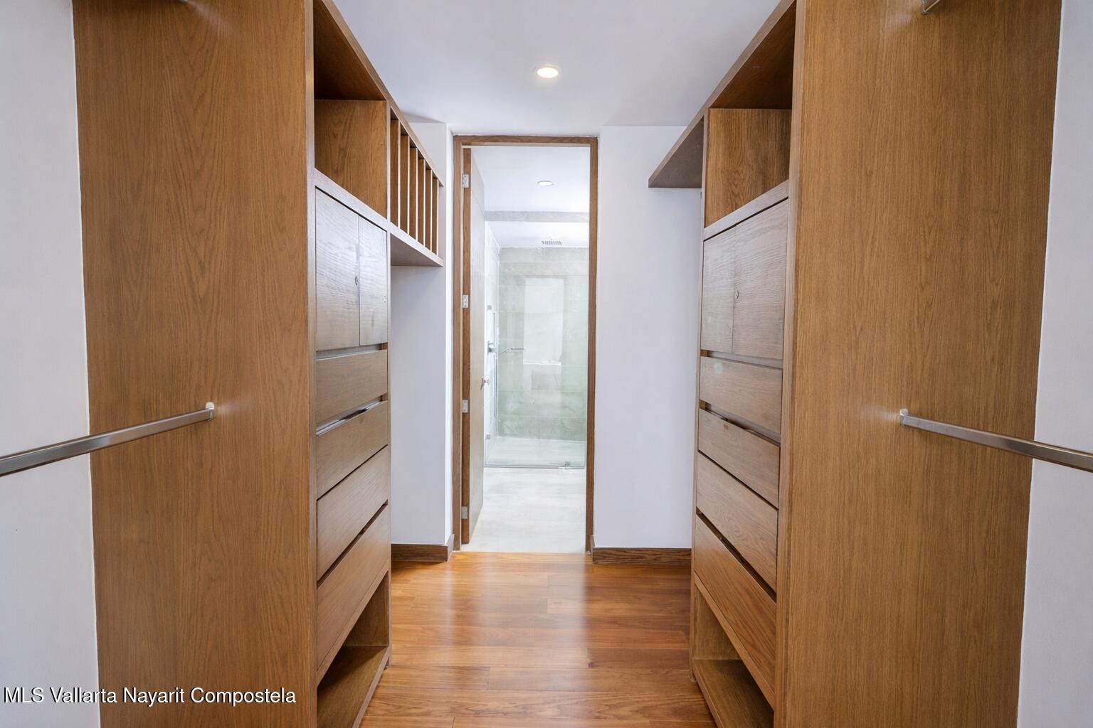 20260325214003543294000000-o