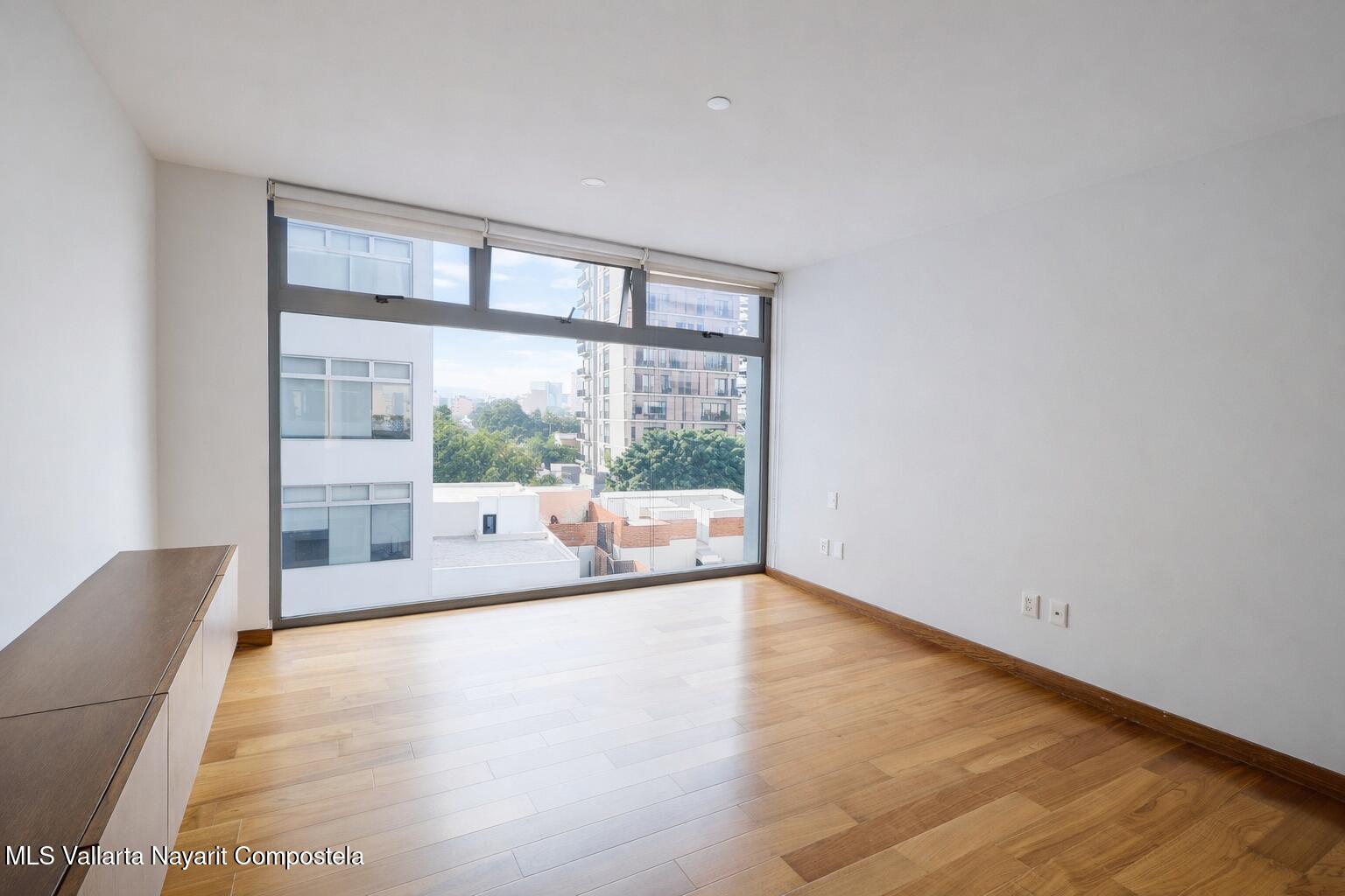 20260325214345492171000000-o