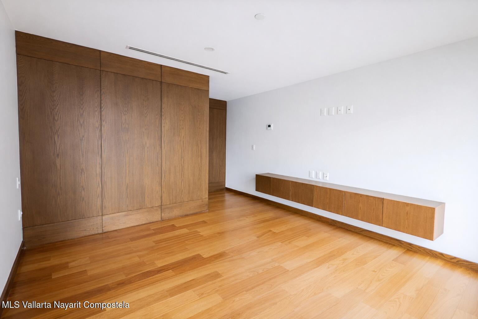 20260325214352431816000000-o