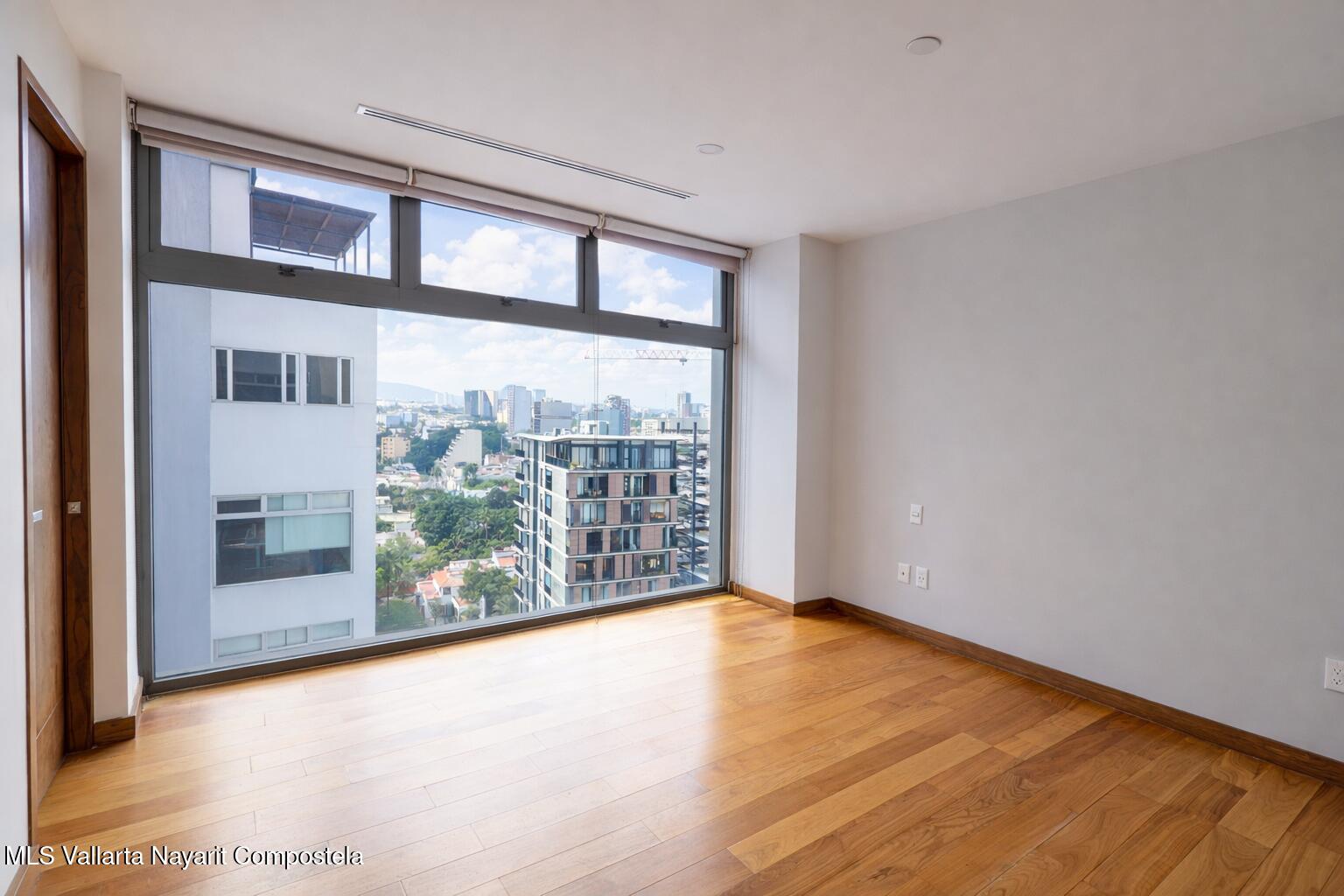 20260325221856571954000000-o