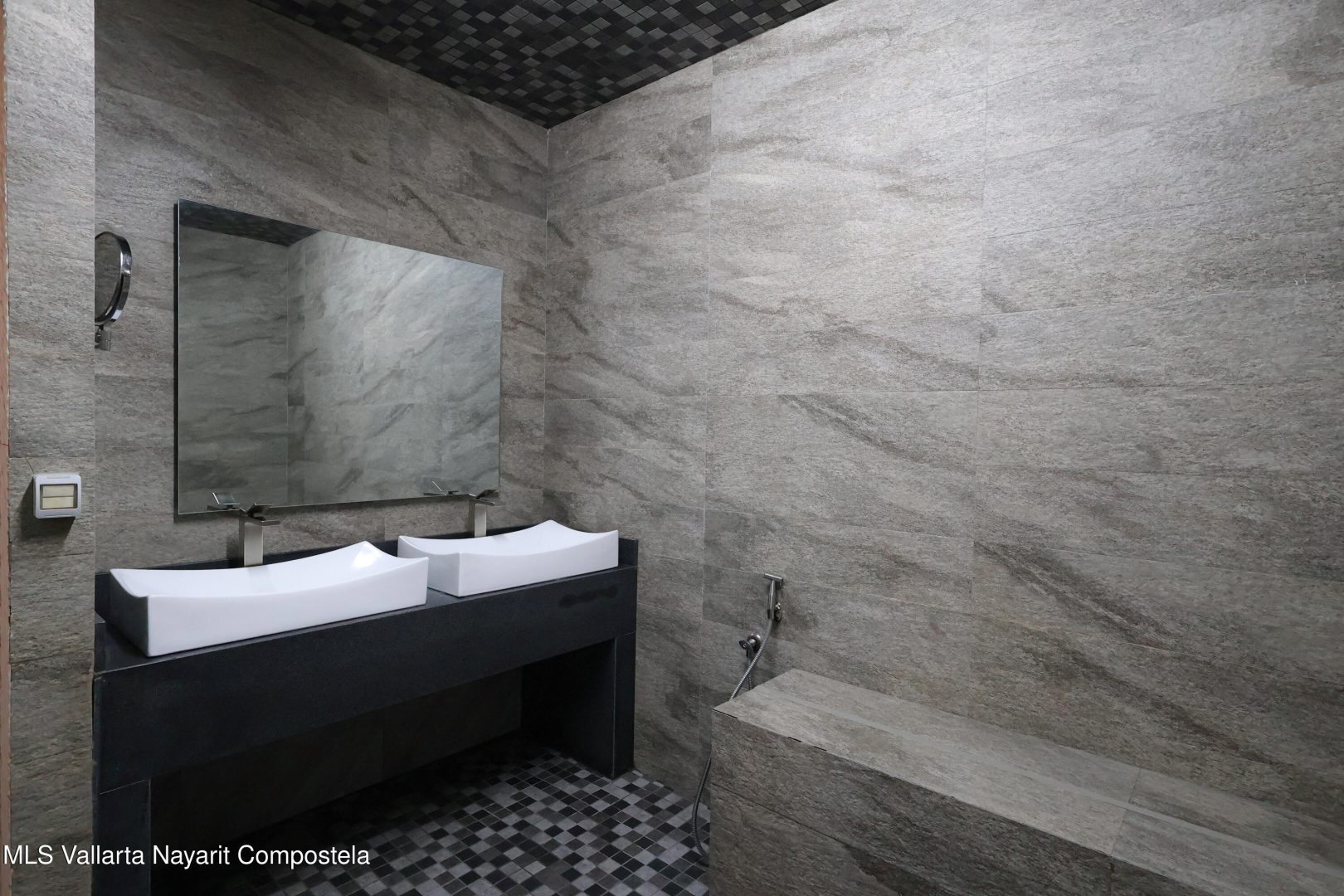 20260325222533225615000000-o