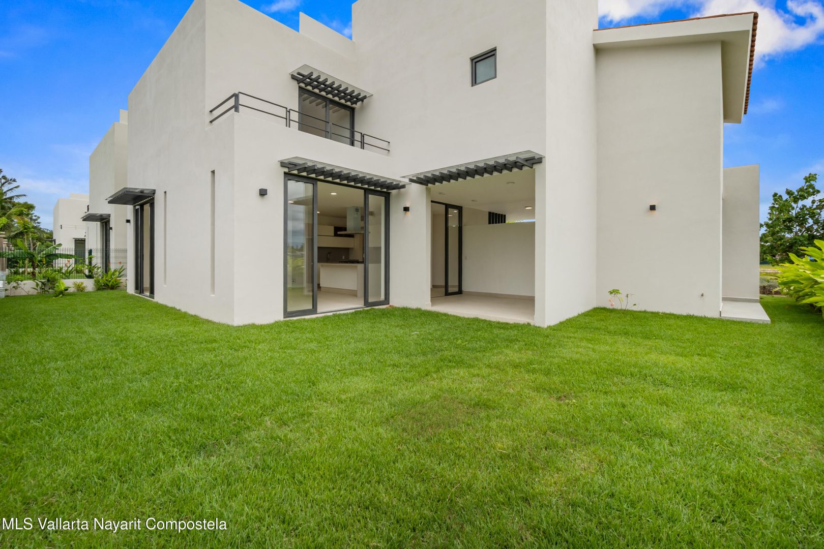 20251023022858263747000000-o