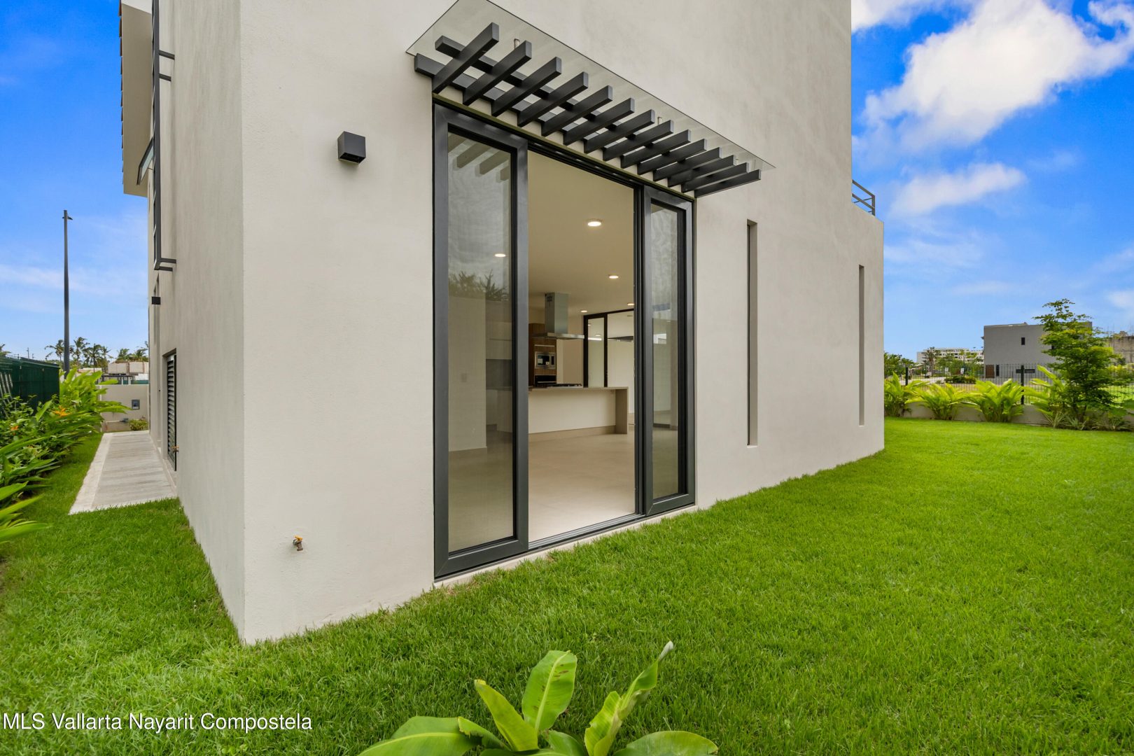 20251023022921888197000000-o