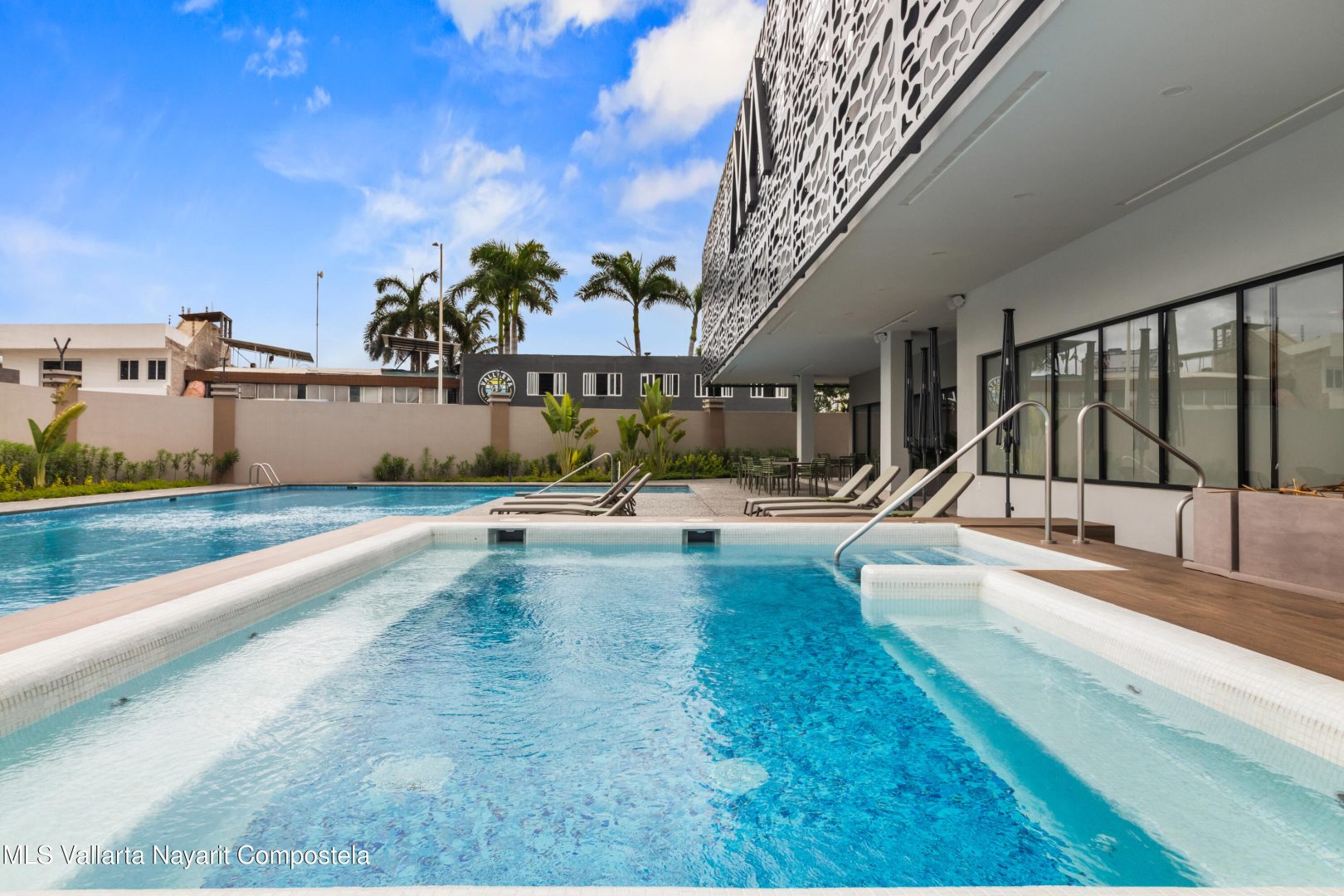 20251023032116948378000000-o