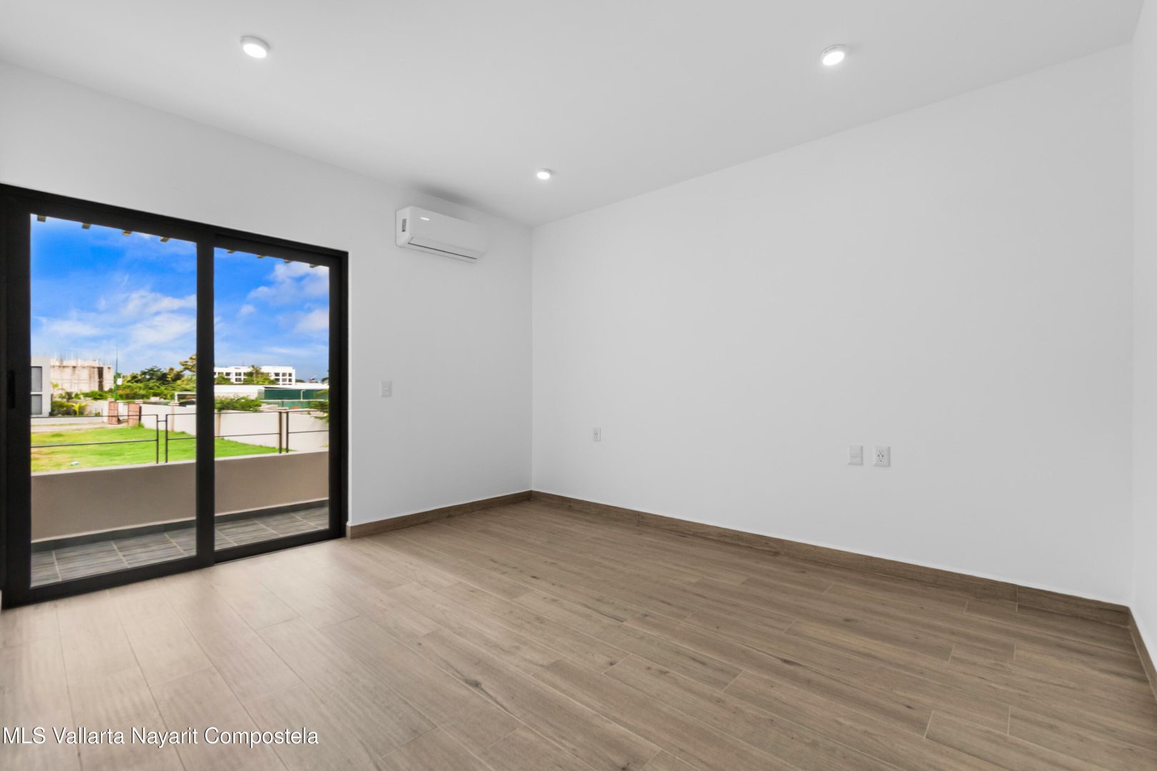 20251023032117441271000000-o