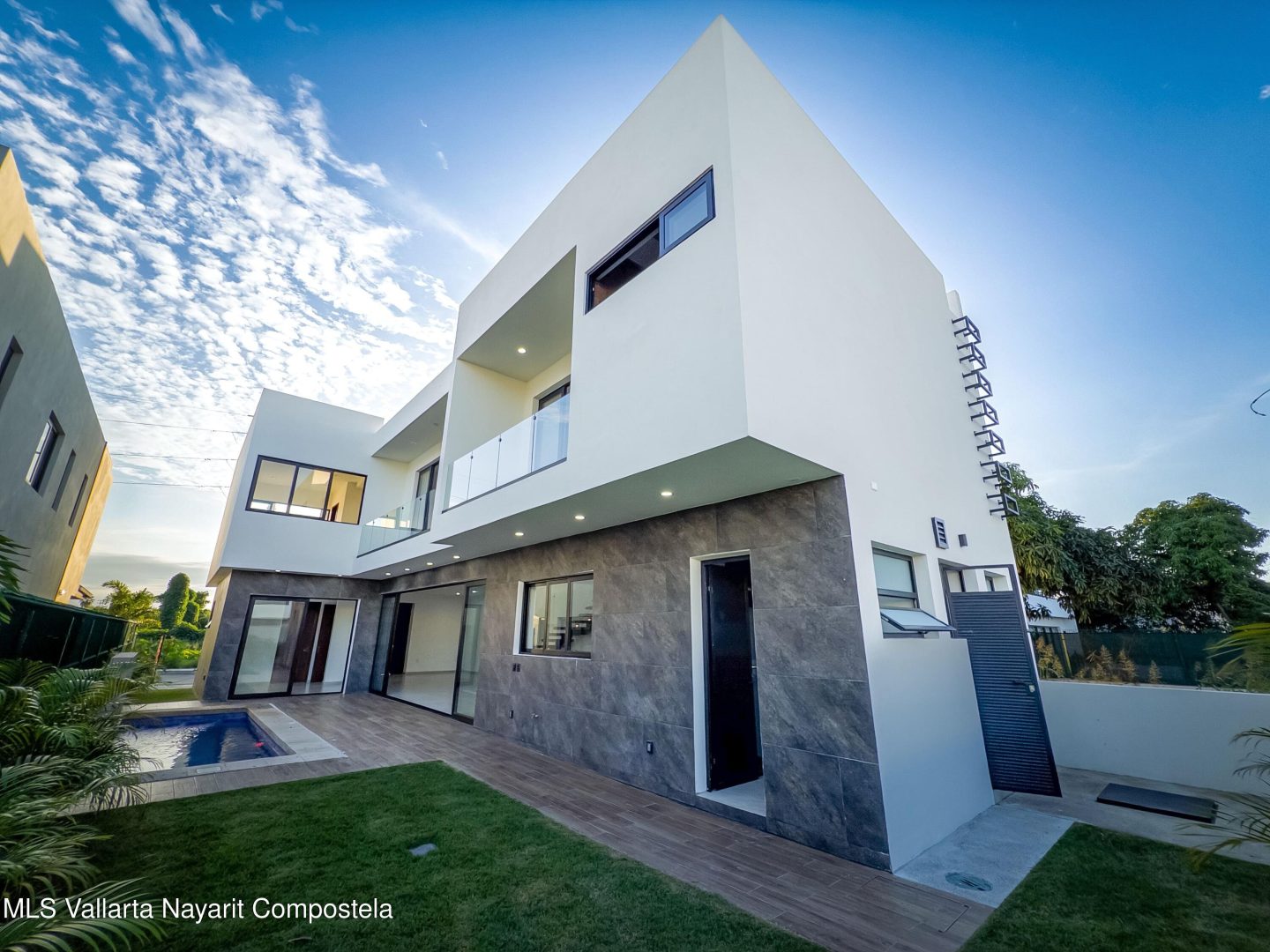 20251216214519164123000000-o