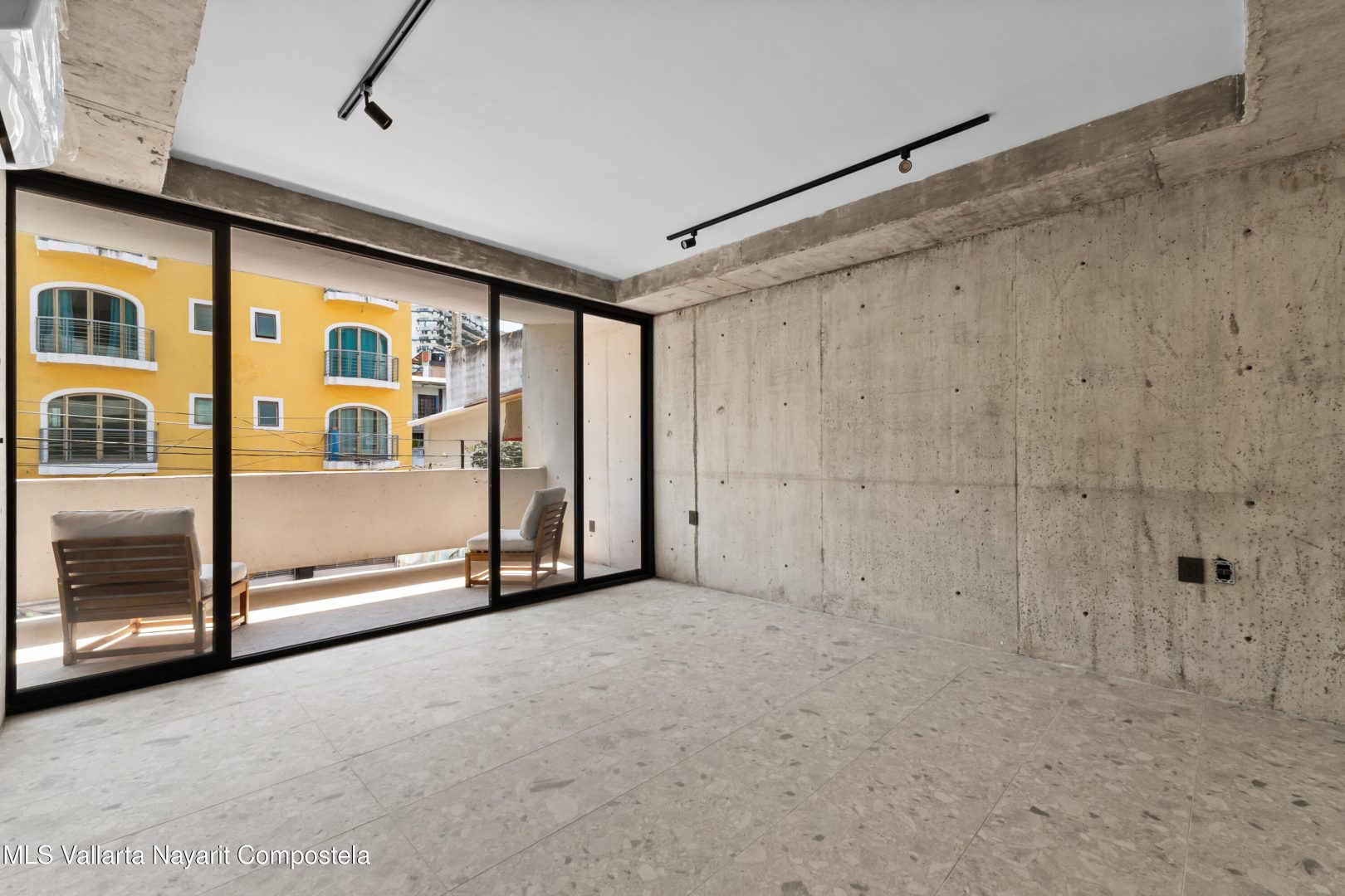 20260306000523964415000000-o