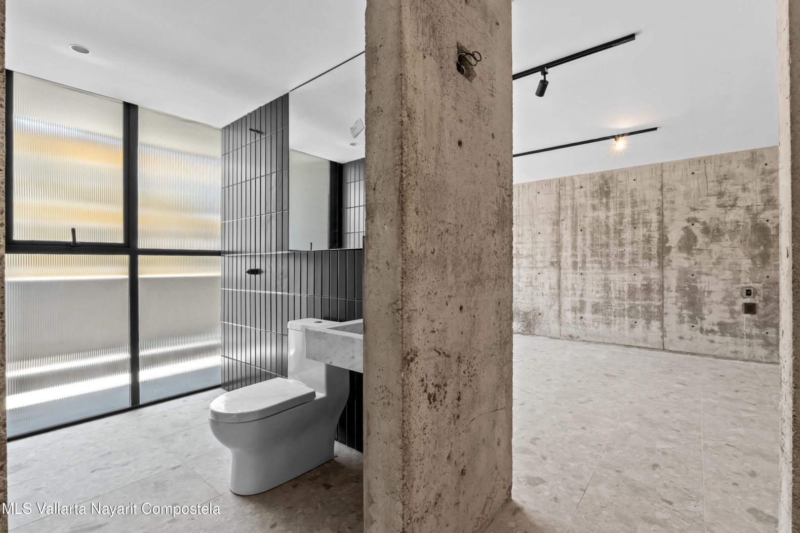 20260306002748736245000000-o