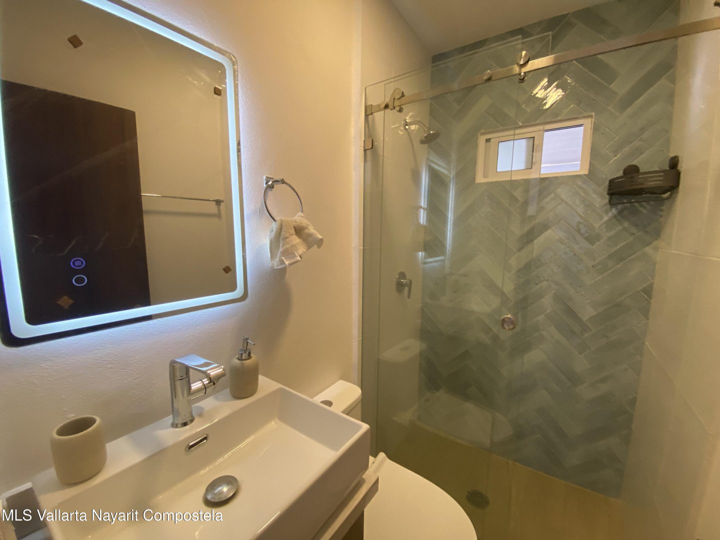 20260406222037021279000000-o