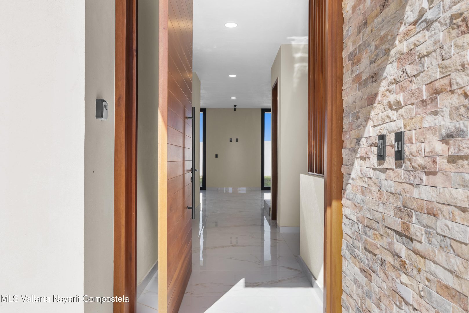 20260411210041724192000000-o